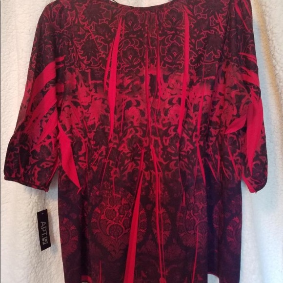 Pretty Red Top - Picture 2 of 4